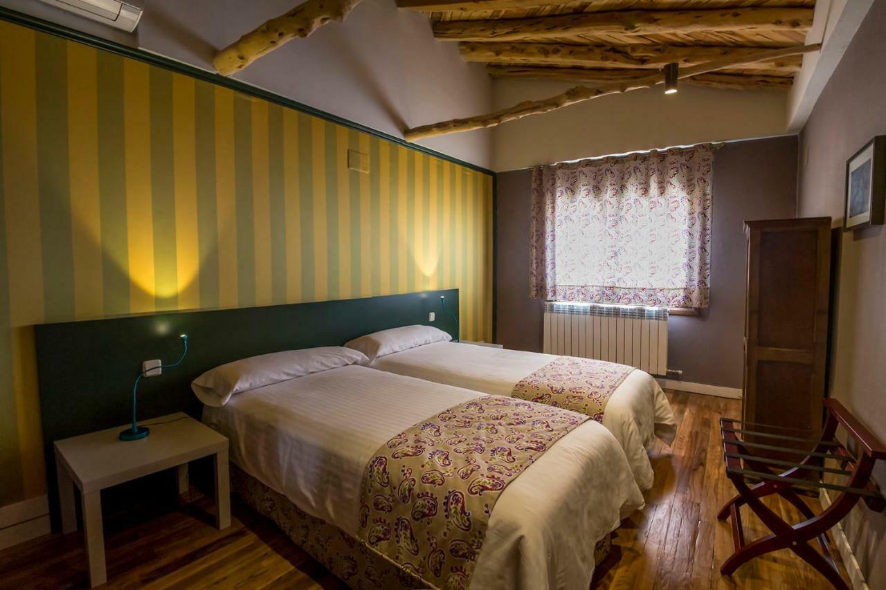 Apartamentos Rurales De La Sexma Del Sabinar Corduente Eksteriør bilde